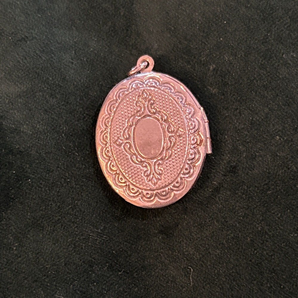 Ornate Oval Locket Pendant